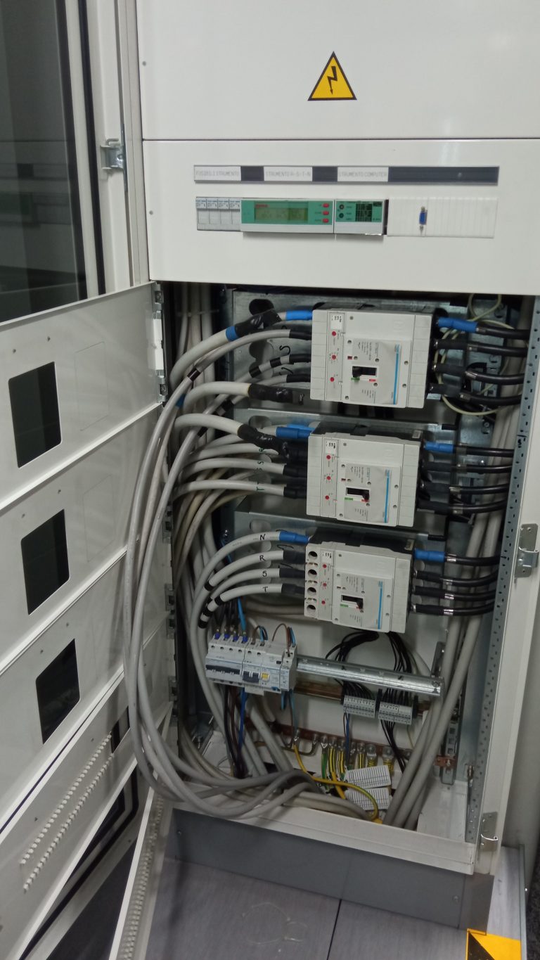 Gruppi di continuità Serie MEGA INTERNO